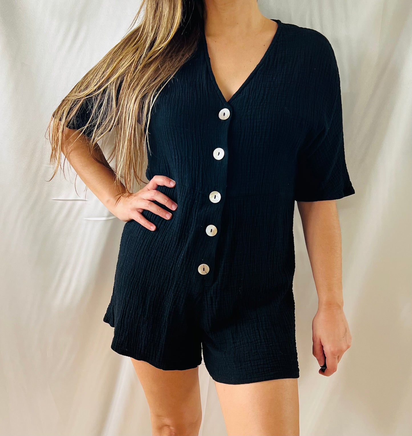 THRIFT - SIMPLE BLACK ROMPER