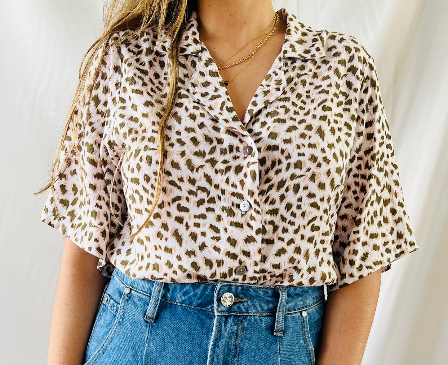 THRIFT - LEOPARD BUTTON-DOWN TOP