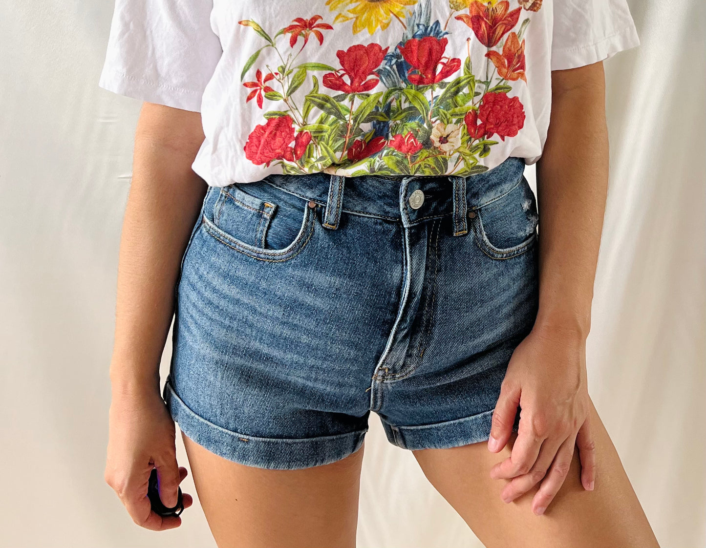 THRIFT - HIGH-RISE DENIM SHORTS