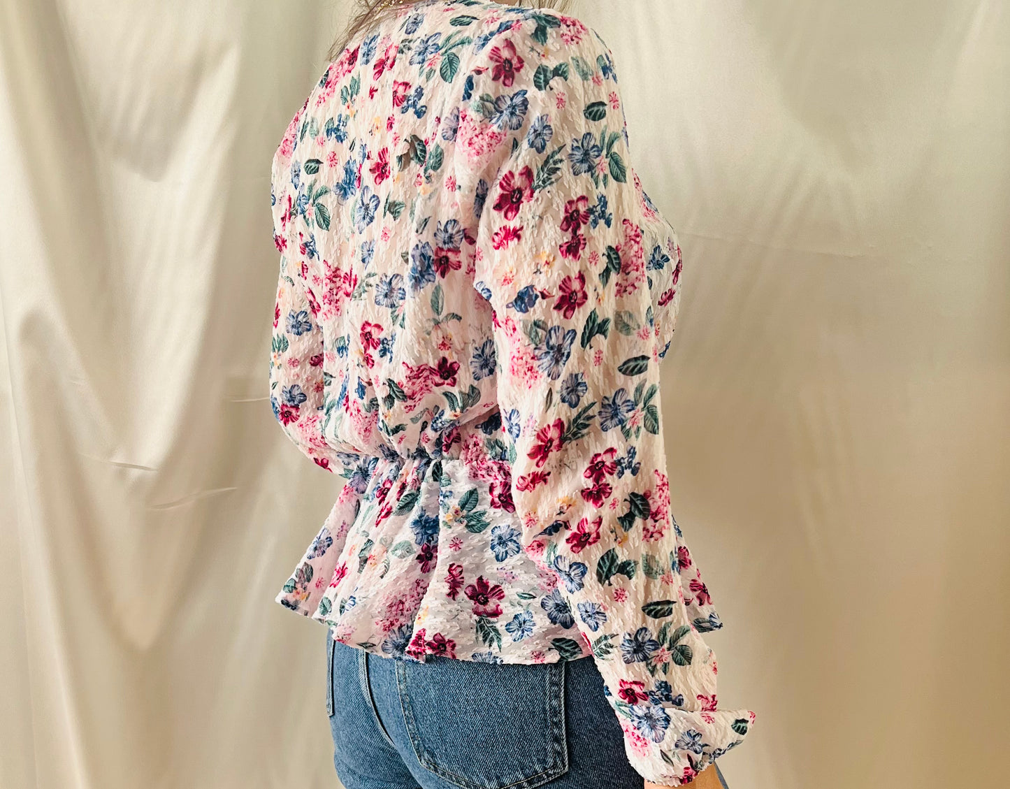 THRIFT - MULTICOLORED FLORAL TOP