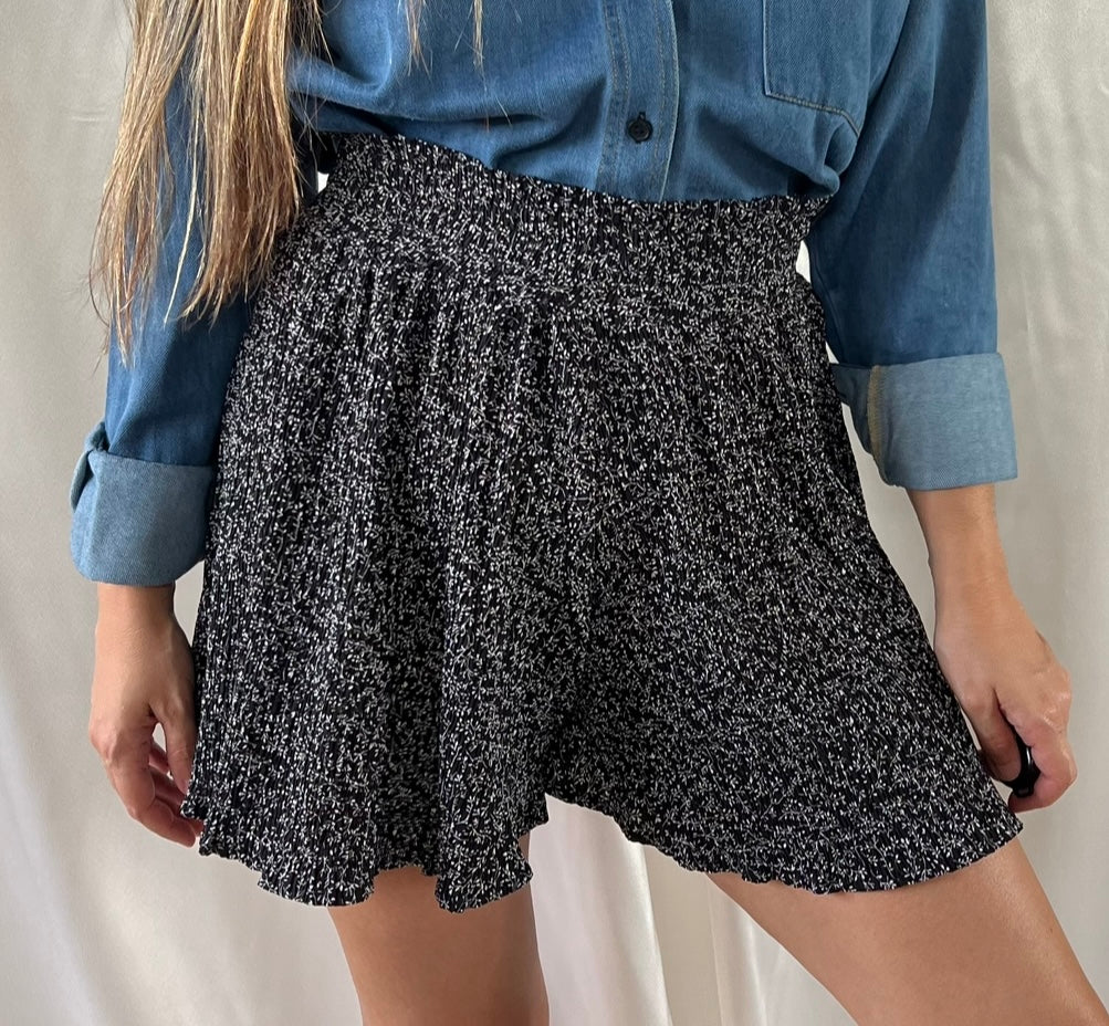 B&W FLORAL HIGH-RISE SHORTS